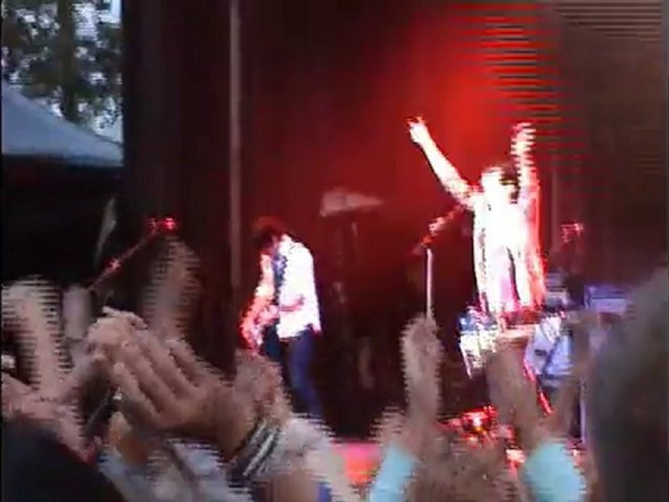 Mariana's Trench PNE concert, part 1