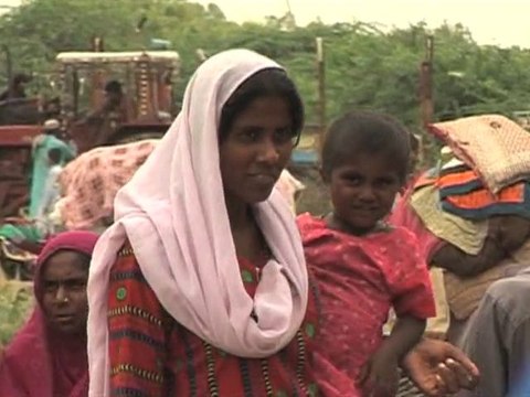 Pakistan: des milliers de sinistrés au bord des routes