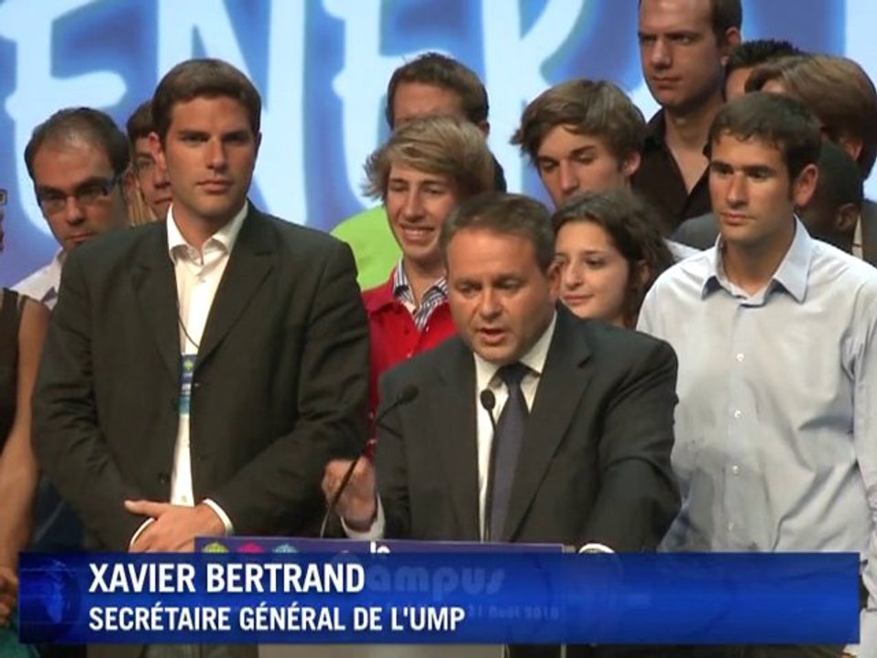 François Fillon devant les jeunes de l'UMP à Po...