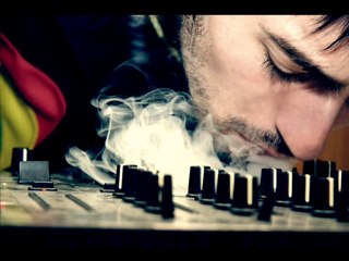 Shine Junkie - Reggae Vs. Dub