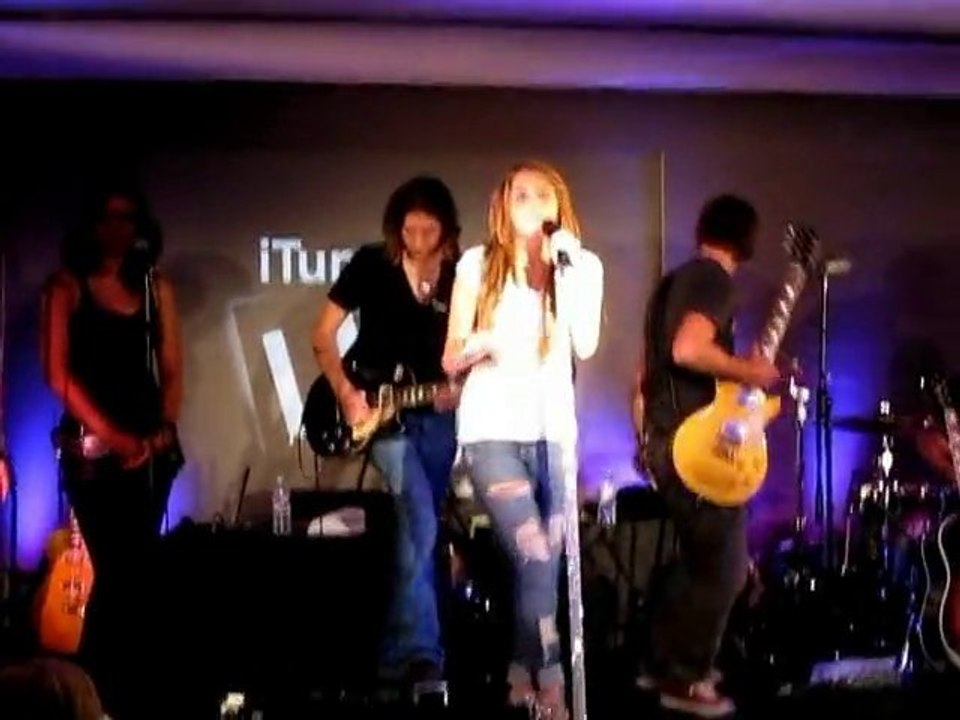 SNTV - Exklusiv: Miley regiert die Welt