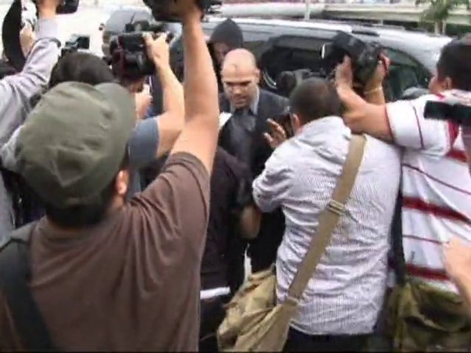 SNTV - Exklusiv: RPattz ohne Kapuze