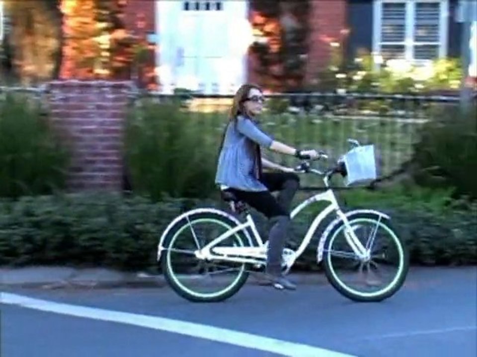 SNTV - Exklusiv: Promi-Radler