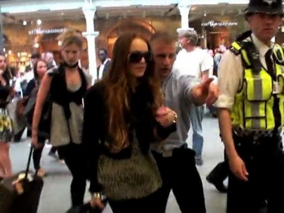 SNTV - Exklusiv: Promi-Knastvögel