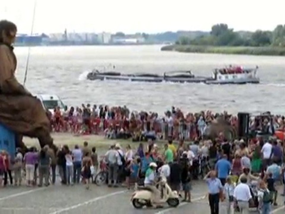 De DUIKER, ZIJN HAND EN DE KLEINE REUZIN - DAG 2 - DEEL 2/4