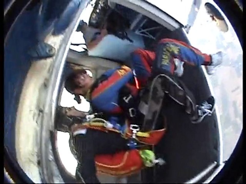 Saut en parachute justine et papa , 4000 m ( AVEC SON ! )