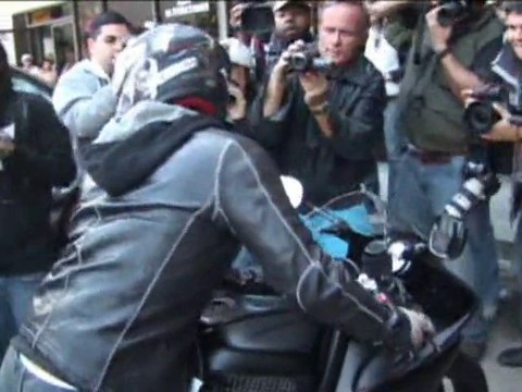 SNTV - Exklusiv: Brad Pitt liebt sein Bike