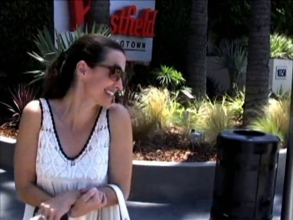 SNTV - Exklusiv: Kristin Davis in LA