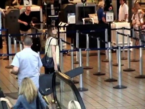 SNTV - Exklusiv: Mischa arbeitet wieder