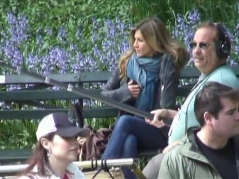 SNTV - Exklusiv: Aniston, die Arbeitsbiene