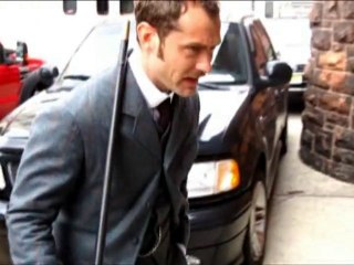 SNTV - Exklusiv: Jude Law lächelt trotzdem