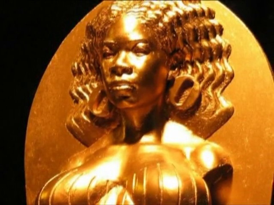 SNTV - Exklusiv: umstrittene Star-Skulpturen