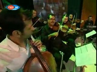 Funda Arar (RR)- Her mevsim içimden gelip geçersin