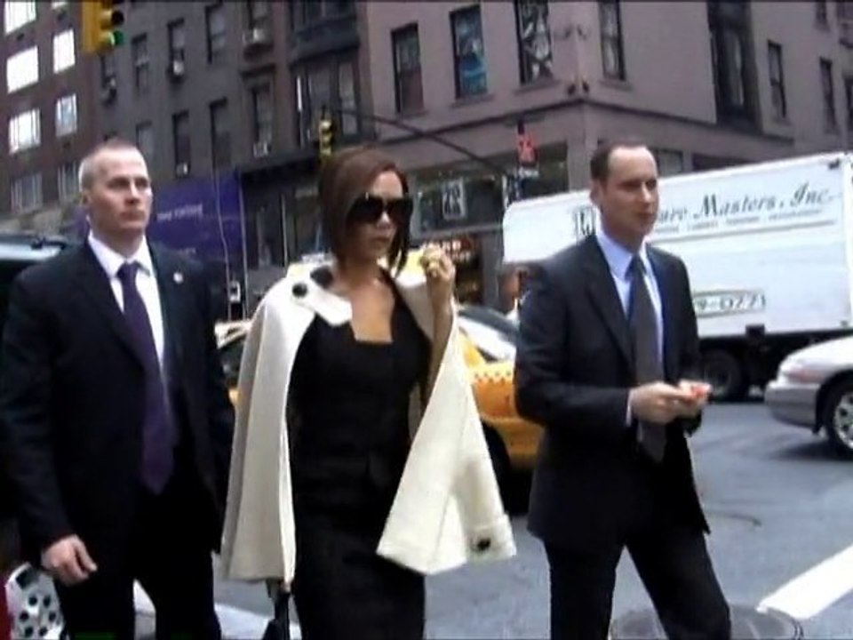 SNTV - Exklusiv: Posh, die Fashionista