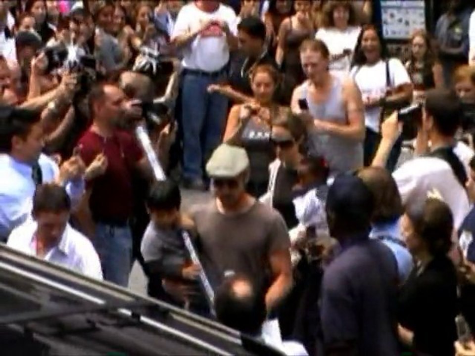 SNTV - Exklusiv: Stars, die adoptieren