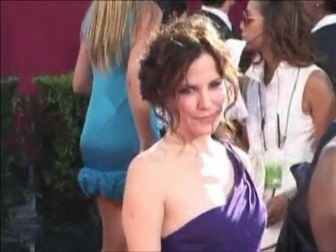 SNTV - Exklusiv: Mode bei den Emmys