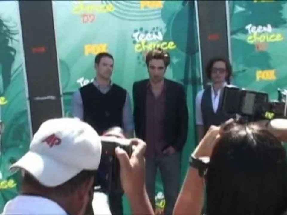 SNTV - Exklusiv: Robert Pattinsons Mode