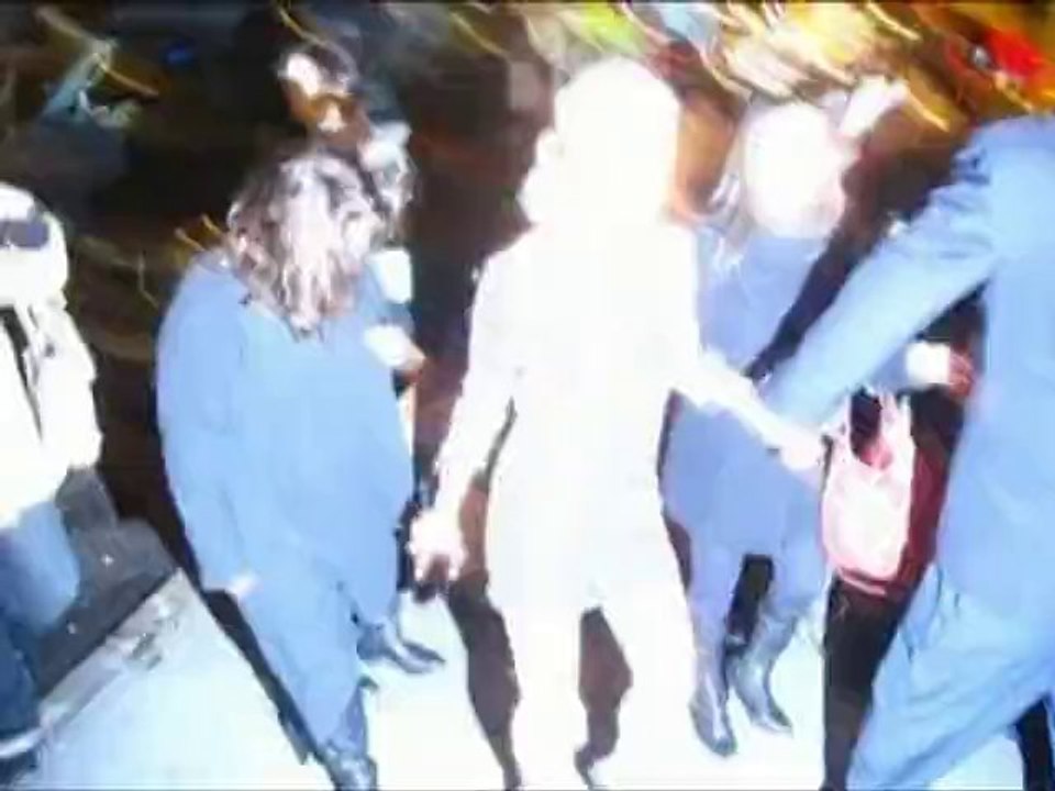 SNTV - Exklusiv: Ashlee Simpson am Broadway