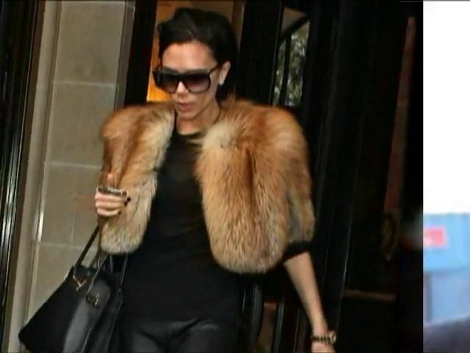 SNTV - Exklusiv: Posh beim Shoppen