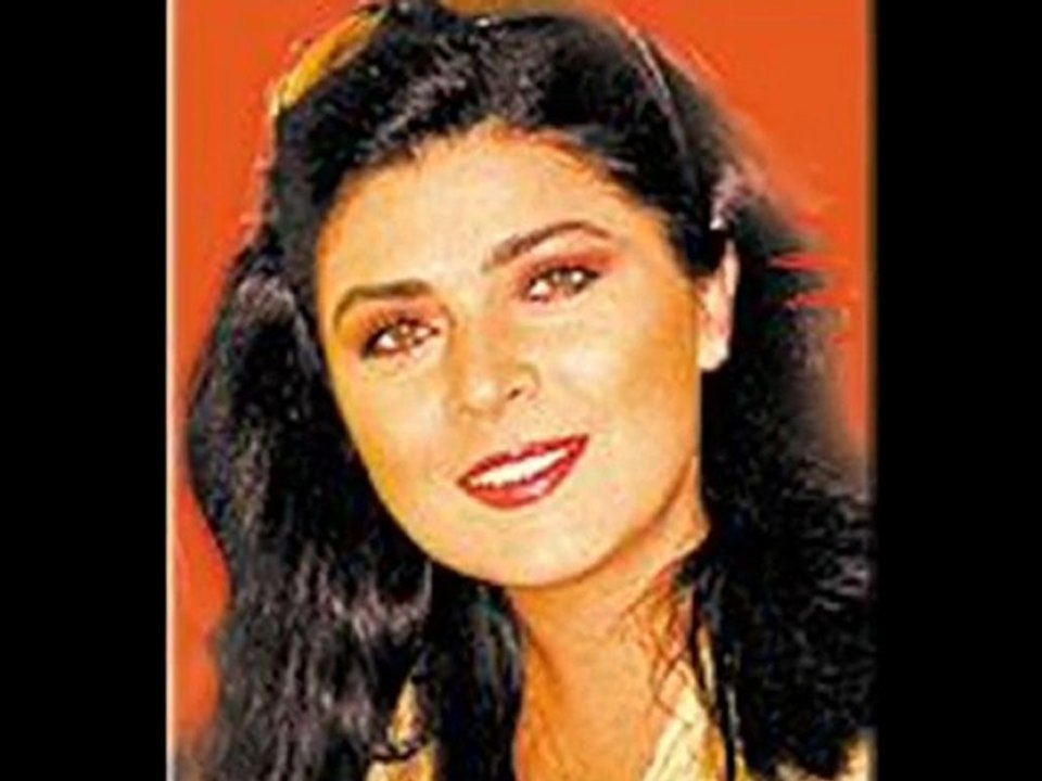Victoria Ruffo Belle