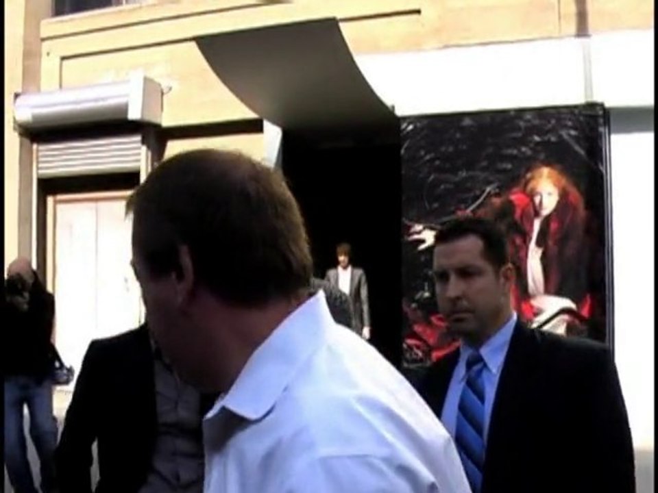 SNTV - Exklusiv: Trauer um Alexander McQueen