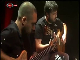 mezar arasında