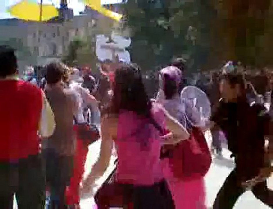 la brigade des clowns, une autre façon de militer