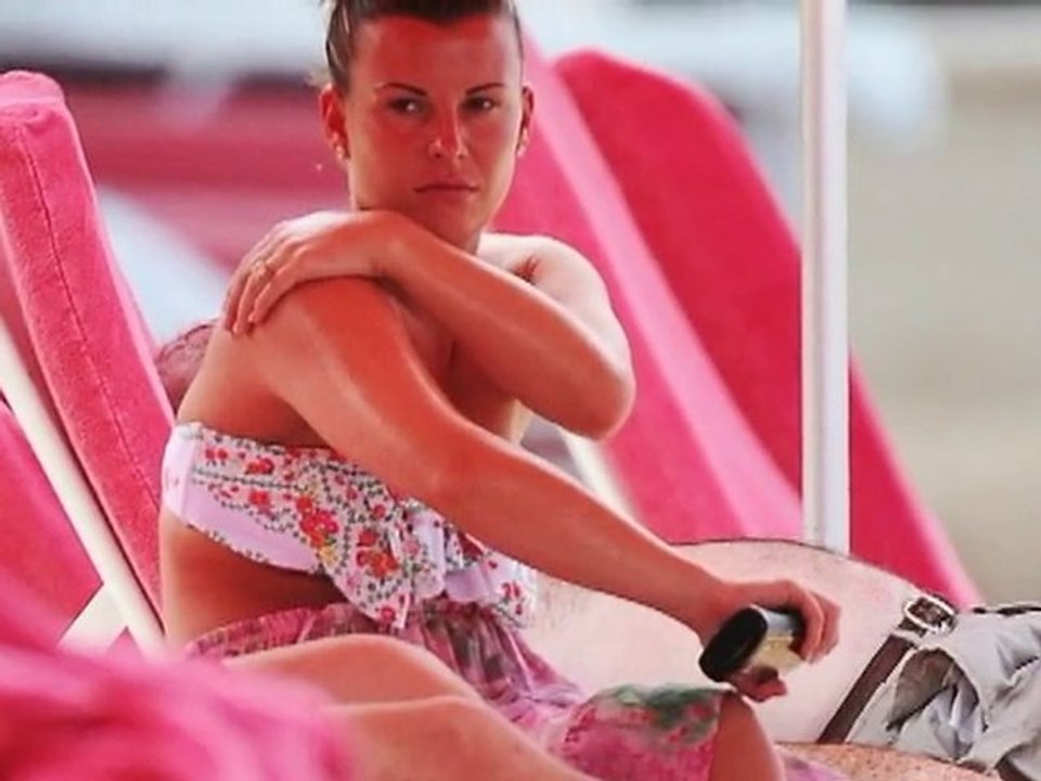 SNTV - Exklusiv: Coleen Rooney, krebsrot