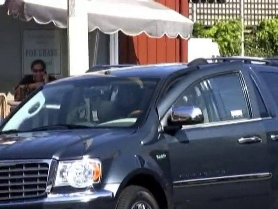 SNTV - Exklusiv: Auto verwechselt!