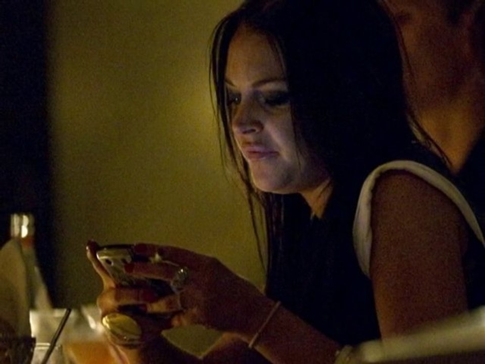 SNTV - Lindsay mit Knarre