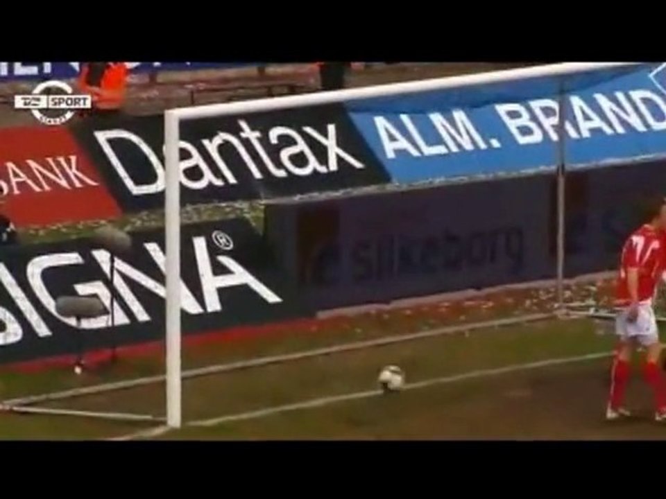 SNTV - Exklusiv: Fußball-Ohrfeigen