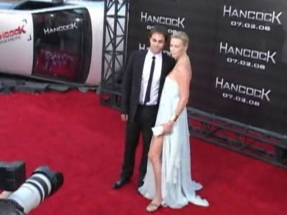 SNTV - Keanu und Theron?