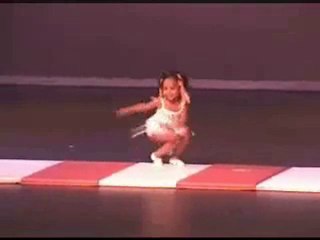 petite fille très en forme