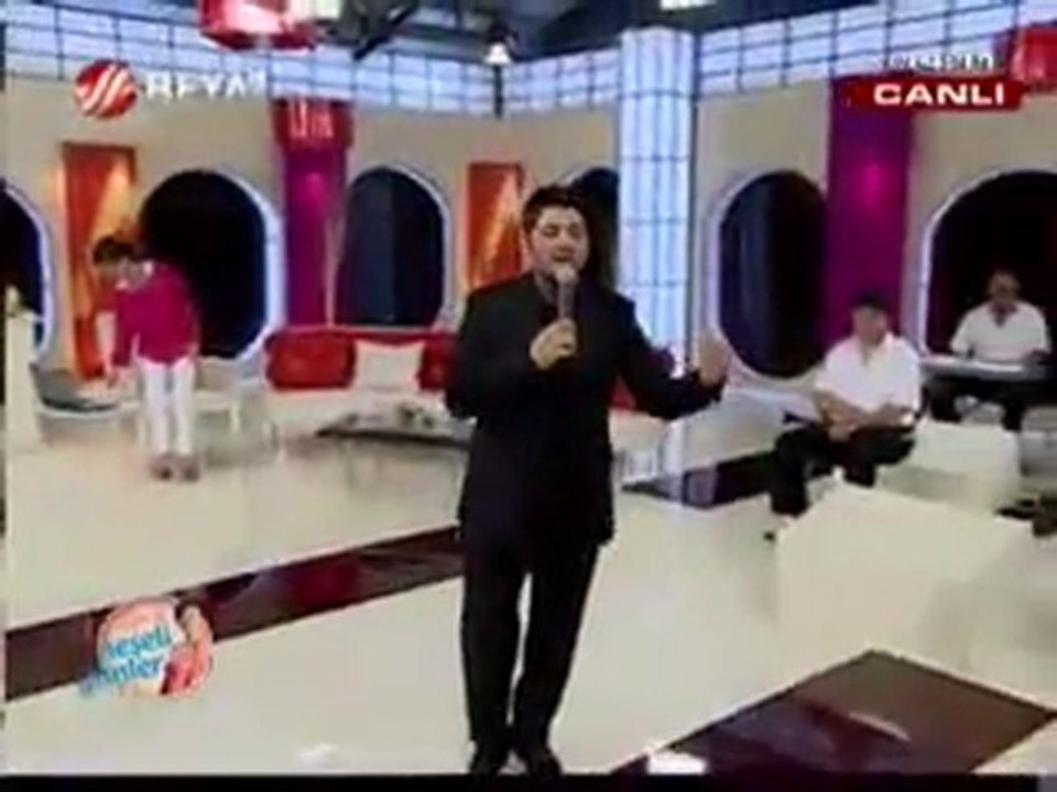 Azad Ayşen ile Neşeli Günler'e konuk oldu