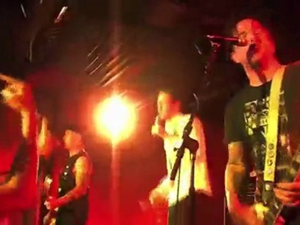 Bouncing Souls - That Song Live 2010 Paris