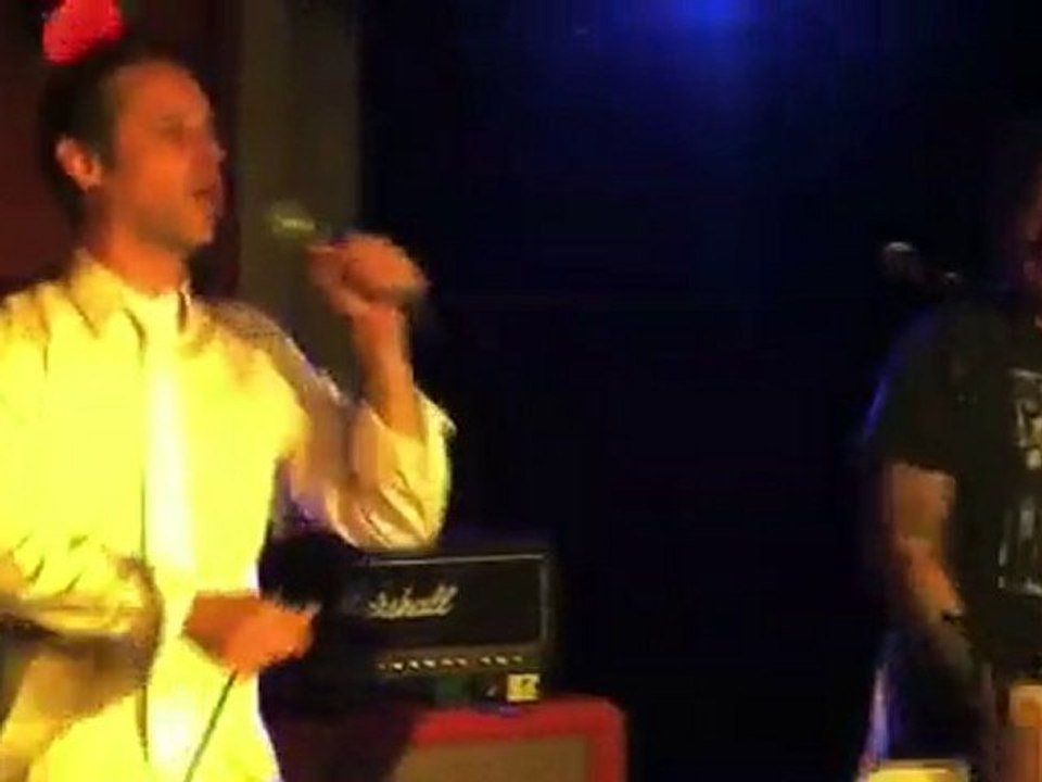 Bouncing Souls - True Believers Live 2010 Paris