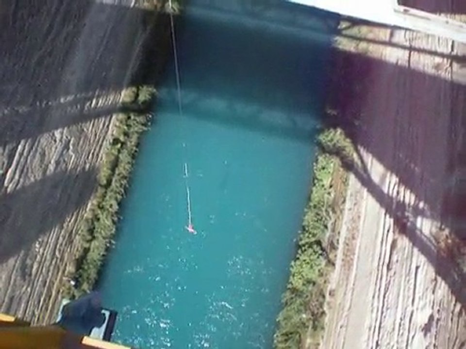saut elastique du pont du canal de corinthe grece