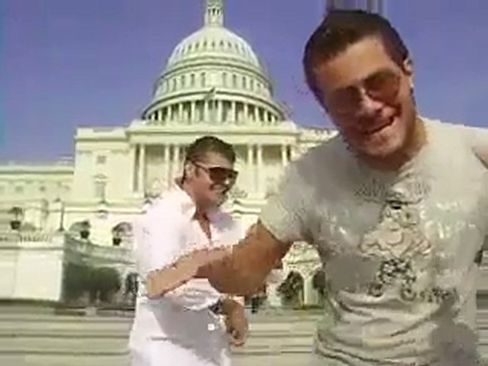 Amerika Meclis Binası Önünde Apaçi Dansı =)