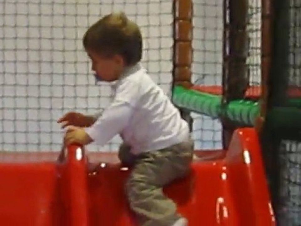 alexandre a l'aire de jeux