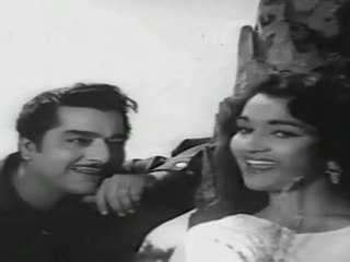 YE KISNE GEET CHHEDA : MERI SURAT TERI AANKHEN