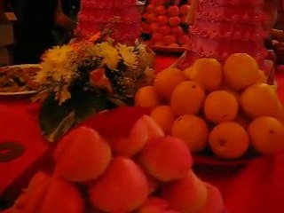 Niam Niam - pig chicken and fruits