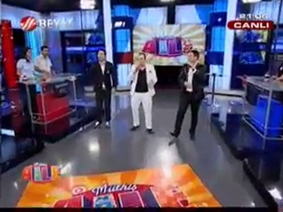 Müthiş Aile'de Rumeli Orhan ve Rumeli Kemal rüzgarı