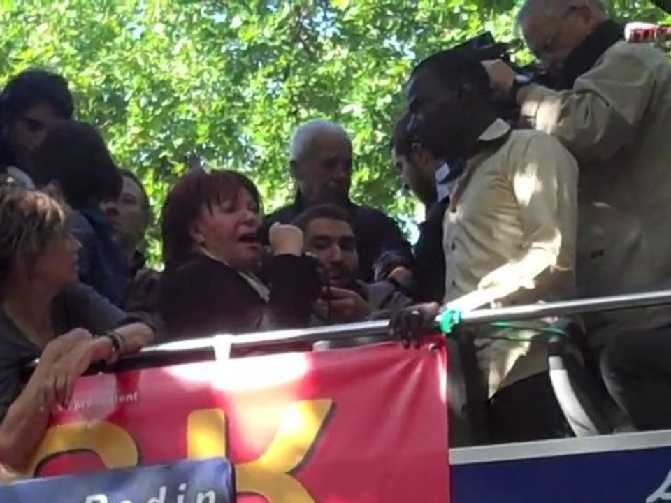 "Les petits papiers" - Régine