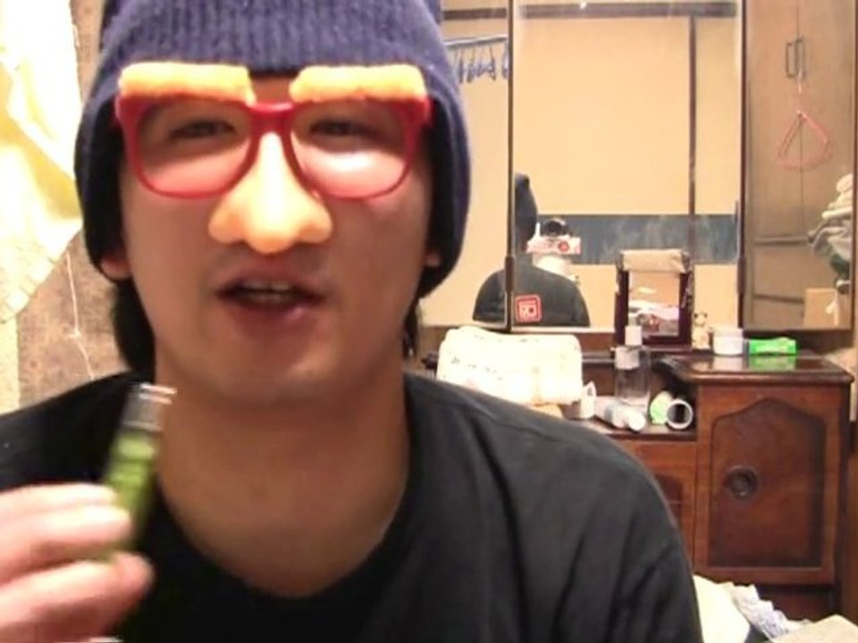 動画上で人生全てを晒すと違う生命体になりそうだとのたまう動画100903その１