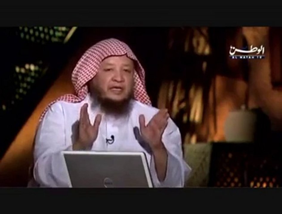 مات وهو يقرا القران في الطائرة