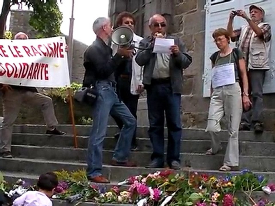 Manif contre la stigmatisation des roms