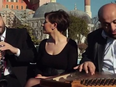 Hüsnü Şenlendirici ve Trio Chios Gel Gel Kayıkçı