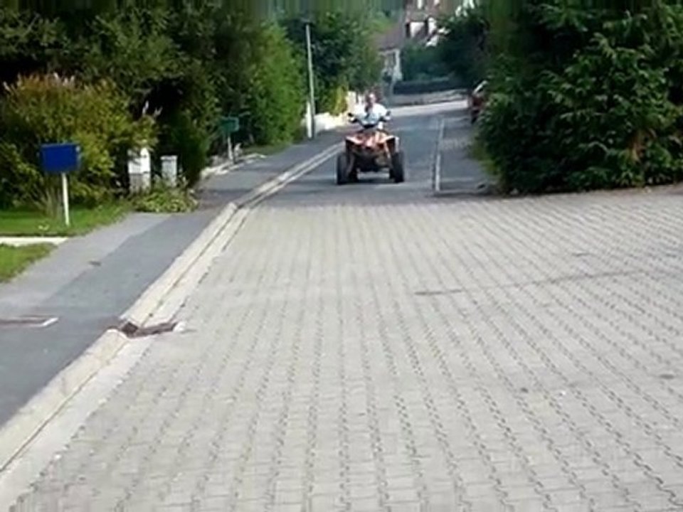 Doryann et son père sur le quad