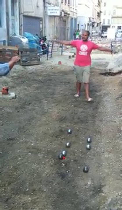 Pétanque, rue Sainte Coupde Maître