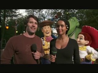 Les célébrités découvrent Toy Story Playland